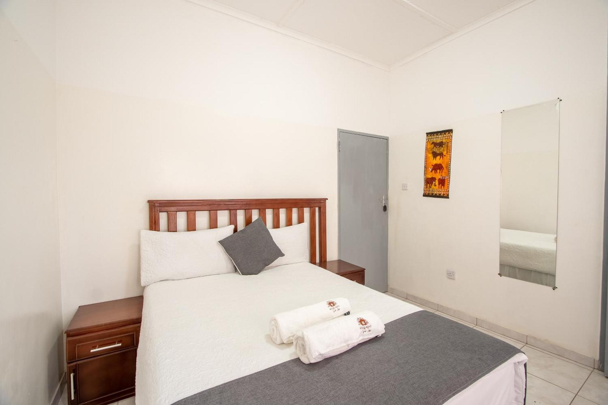 Wood Road Guest Lodge Victoria Falls Extérieur photo
